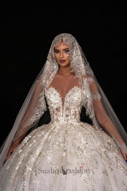 White Wedding Dress Sweetheart Sleeveless Beaded Ball Gown Lace Tulle Bridal Gown With Appliques