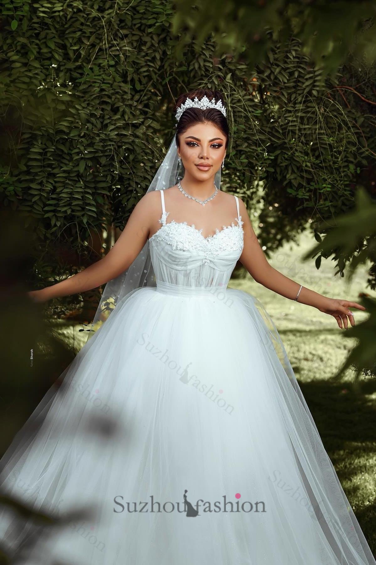 White Wedding Dress Sweetheart Spaghetti Strap Sleeveless Ball Gown Tulle Bridal Gown With Pearls And Appliques