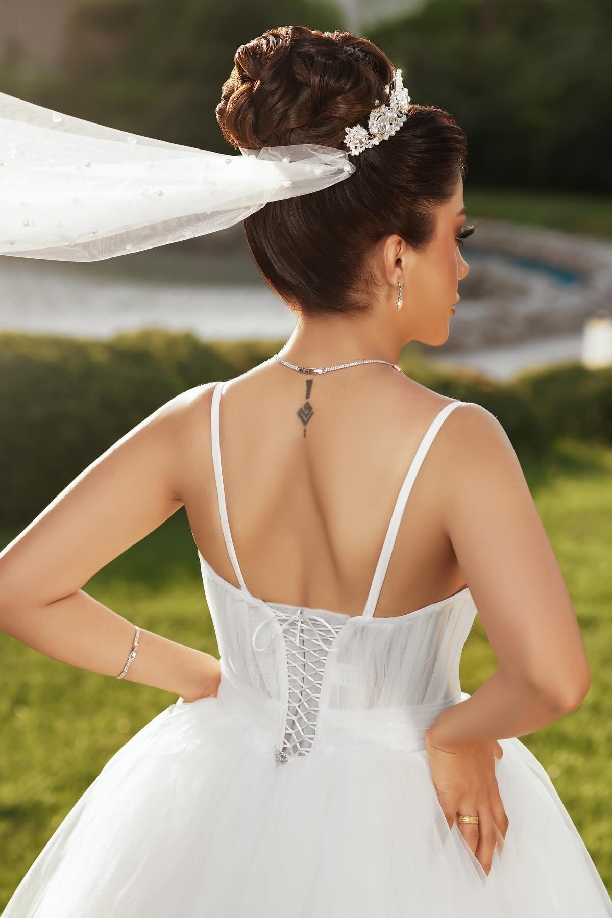 White Wedding Dress Sweetheart Spaghetti Strap Sleeveless Ball Gown Tulle Bridal Gown With Pearls And Appliques