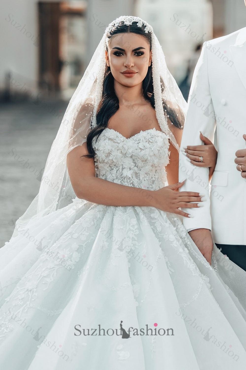 White Wedding Dress Sweetheart Spaghetti Strap Sleeveless Sequined Ball Gown Long Tulle Bridal Gown With Appliques