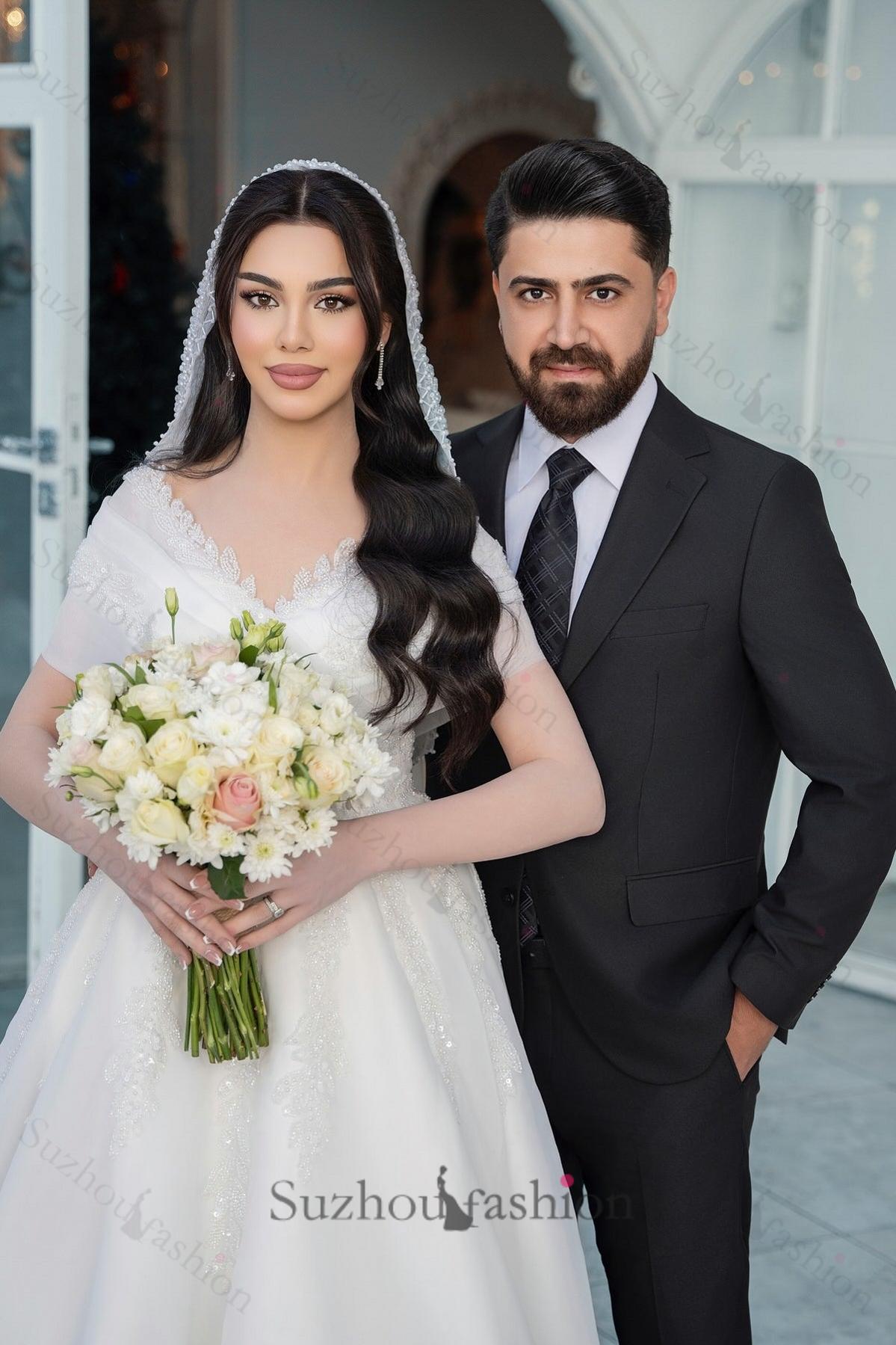 White Wedding Dress V Neck Off The Shoulder Sleeveless Sequined Long Chiffon Bridal Gown With Appliques