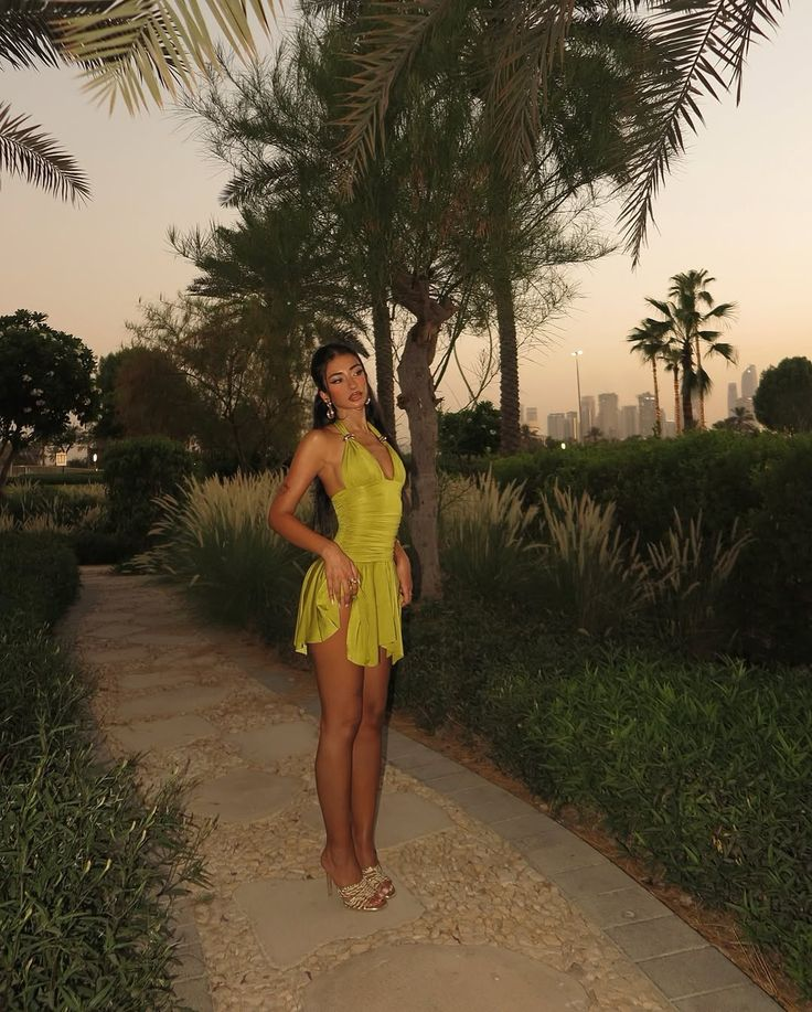 Sexy Halter V Neck Green Short Cocktail Dress Homecoming Dress - VelvetHem