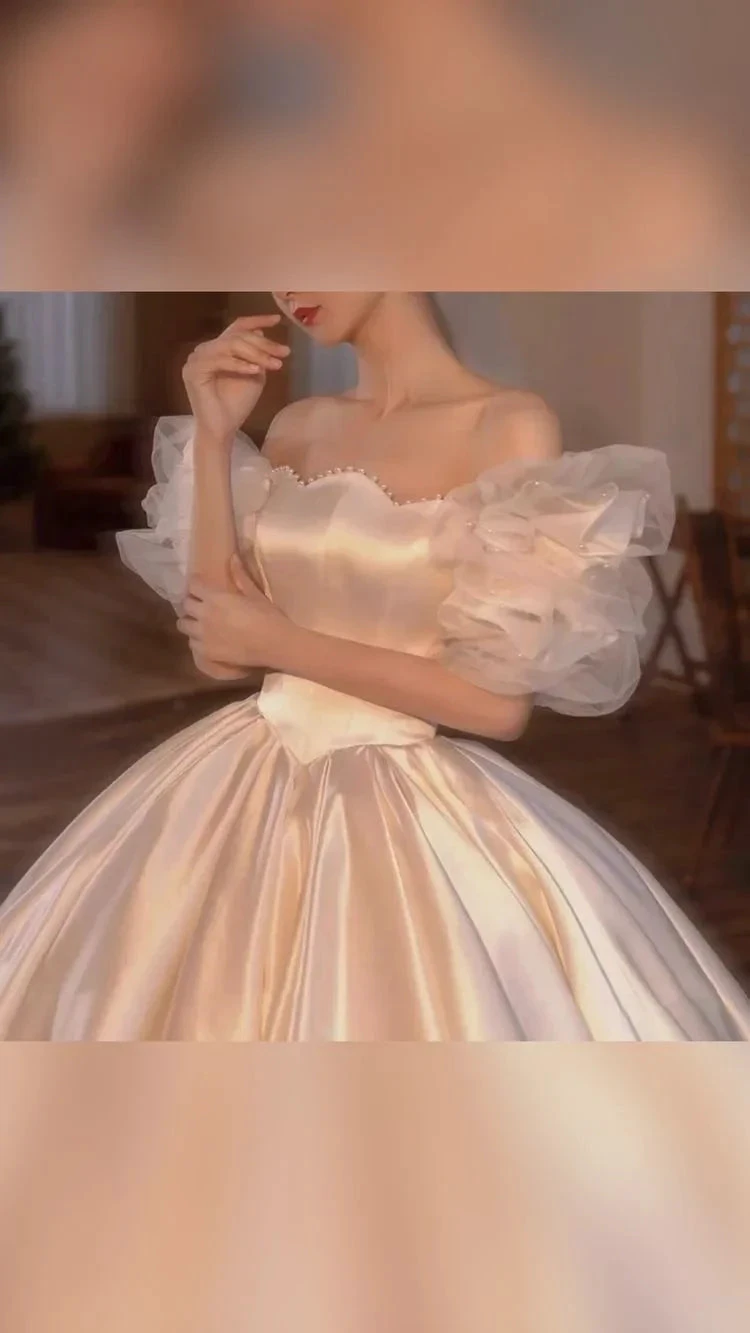 Vintage White Satin Wedding Dress Charming Wedding Dress (ZD13589)