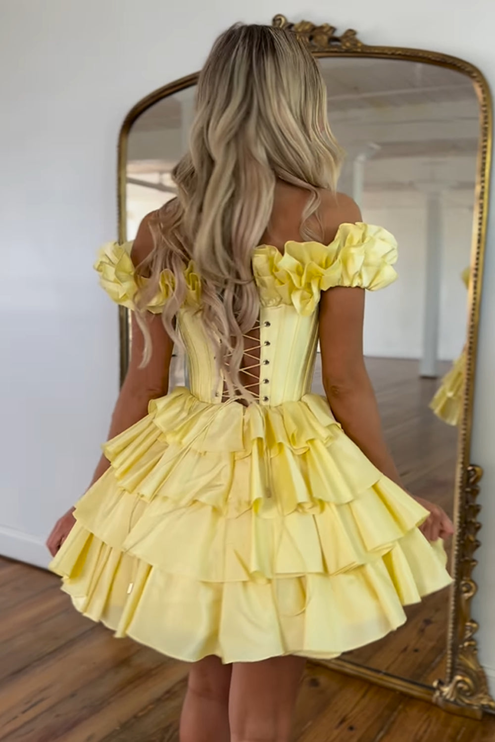 Yellow Homecoming Dresses Off The Shoulder Corset Short Cocktail Dresses With Ruffles