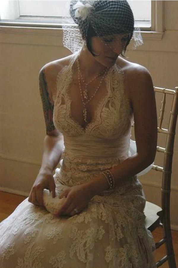 A-line Halter Neck Backless Bow Lace Wedding Dress with Court Train (ZD15338)