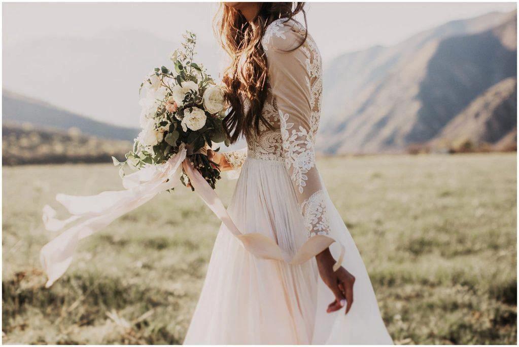 A-line Scoop Lace Wedding Dress Long Sleeve Rustic Wedding Dresses (ZD16359)