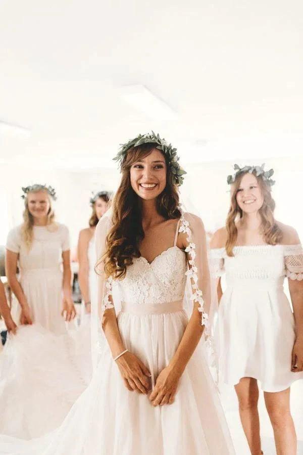 A-Line Spaghetti Straps Sleeveless Wedding Dress With Court Train (ZD16252)