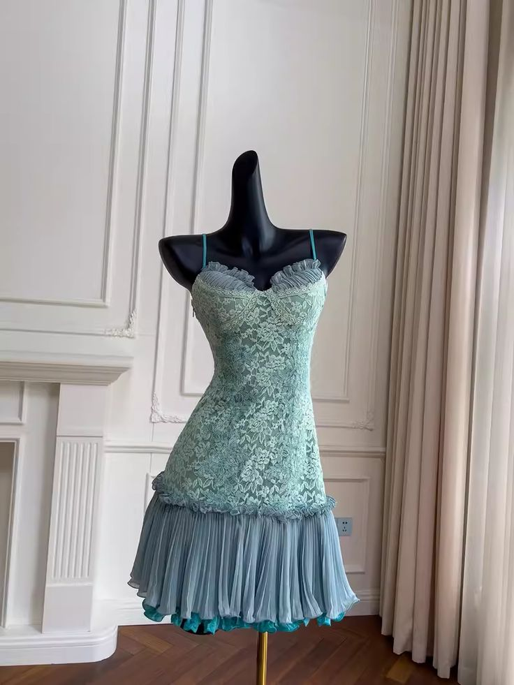 Unique Green Spaghetti Straps Lace Birthday Outfit Homecoming Dress - VelvetHem