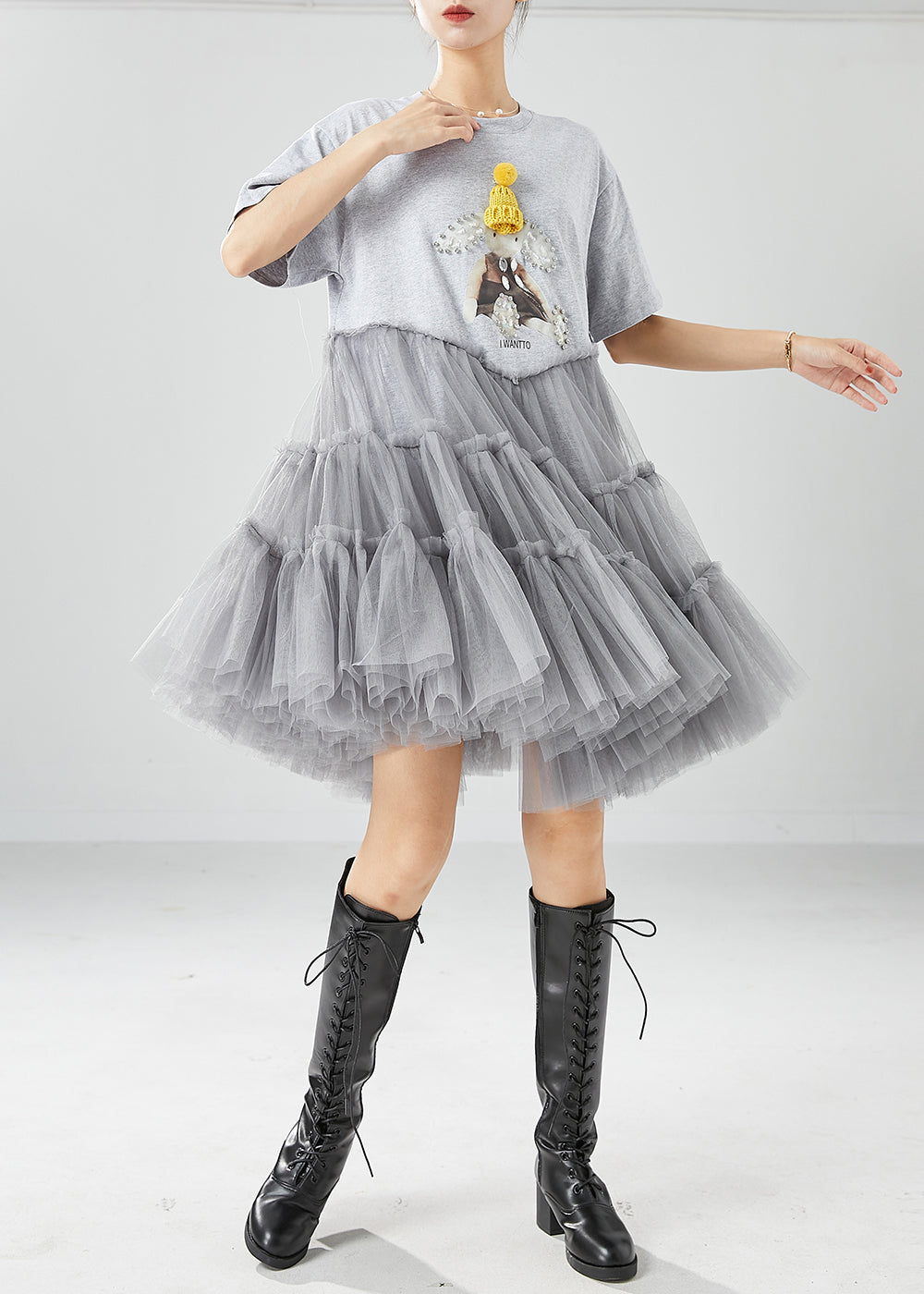 Effortlessly Elegant Dress with a Timeless Design