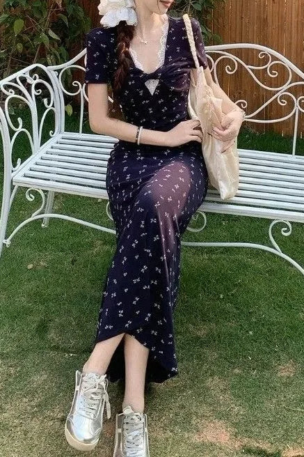 V-neck Waist-cinching Slim Floral Dress - View 3 | VelvetHem