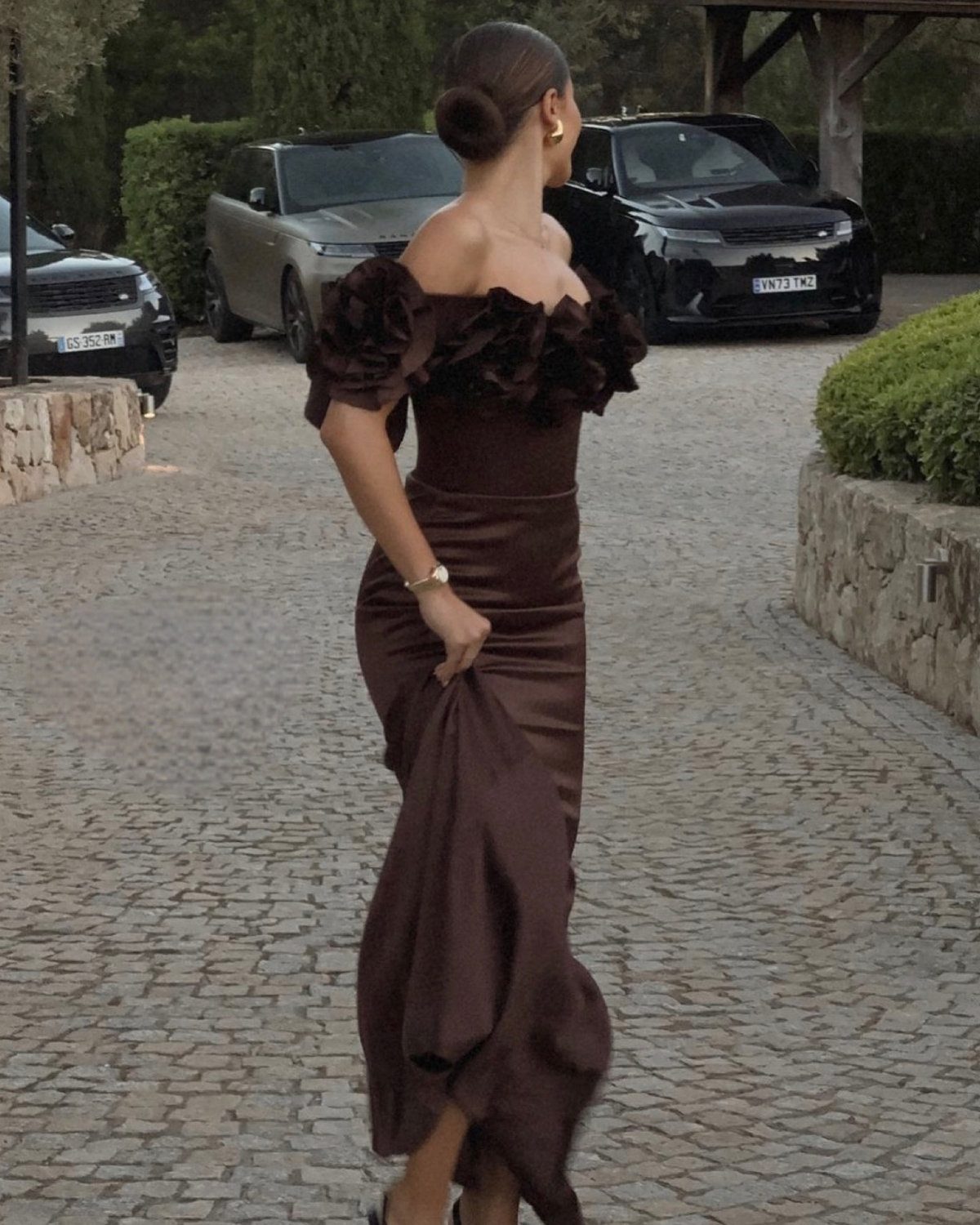 Fashion Brown Off The Shoulder Pleated Flowers Evening Dress Mermaid Prom Party Dress - VelvetHem