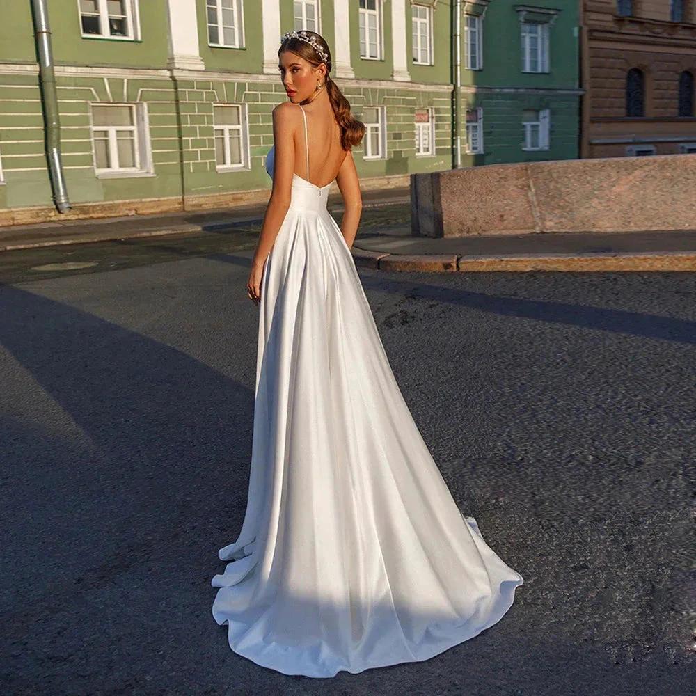 Wedding Dress Sexy Spaghetti Straps V Neck Backless Satin Bridal Gown Sweep Train Vestidos De Novia Marriage Dresses (ZD13557)