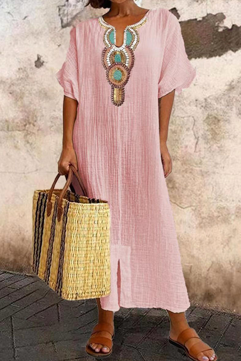 Effortlessly Elegant Dress with a Timeless Design