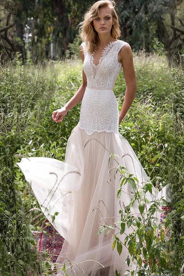 Amazing Long Sheath V-neck Lace Tulle Backless Wedding Dress (ZD16690)