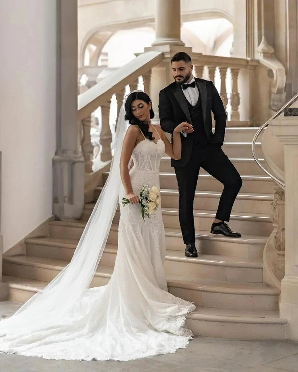 Amazing Mermaid Lace Spaghetti Straps Sleeveless White Long Wedding Dress With Appliques (ZD15540)