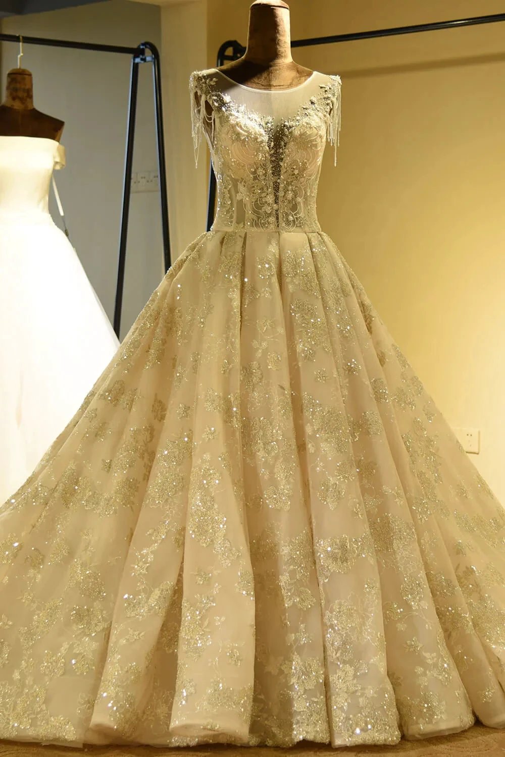 Amazing Princess Lace-up Sparkly Beading Tulle Ivory Princess Wedding Dress (ZD13890) - VelvetHem