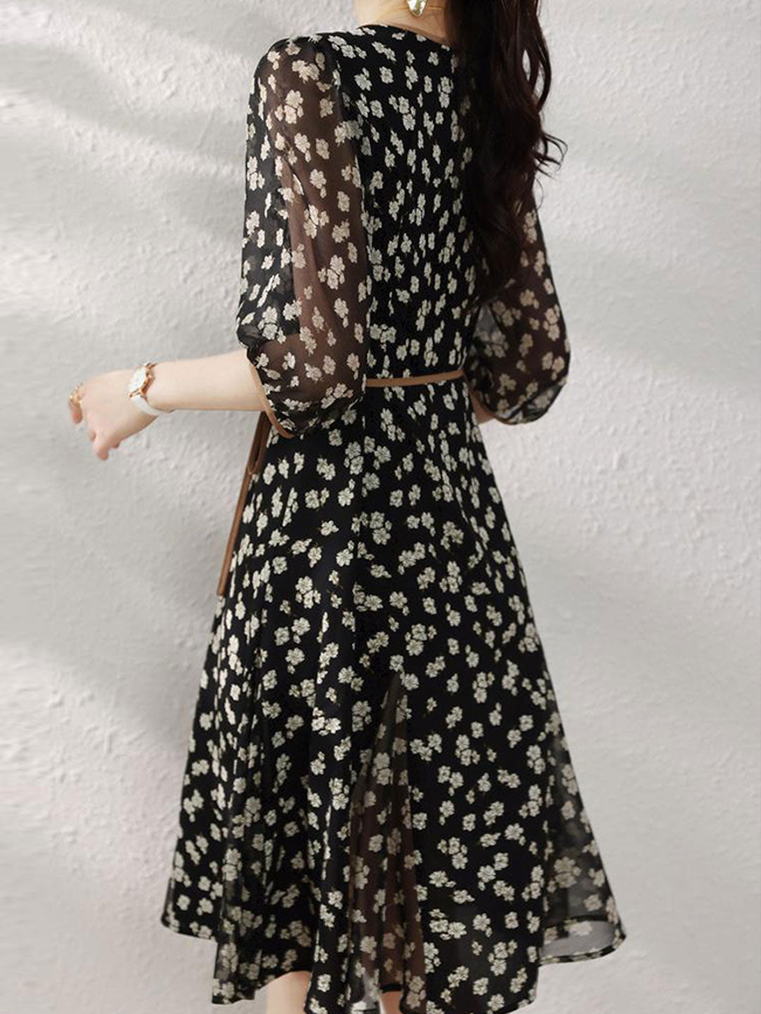 Gracefully Styled Dress for Any Occasion