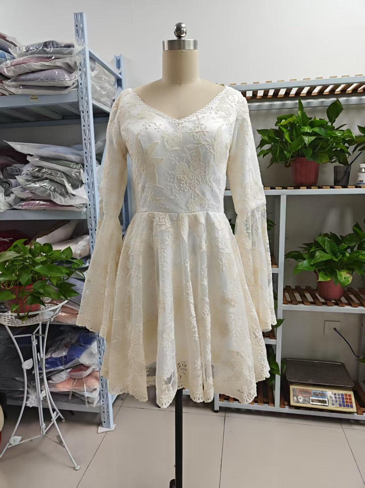 Vintage Lace Applique Evening Dress A Line Long Prom Dress Y8371 - VelvetHem