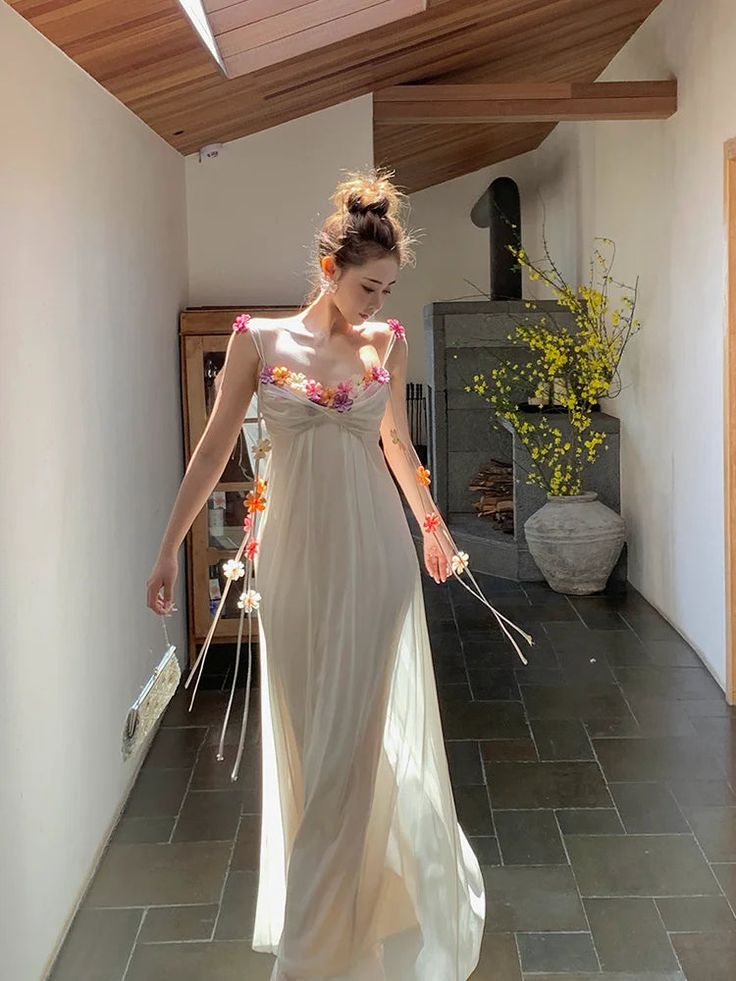 Elegant Fashion Tulle Appliques Party Dress White Prom Dress - View 2 | VelvetHem