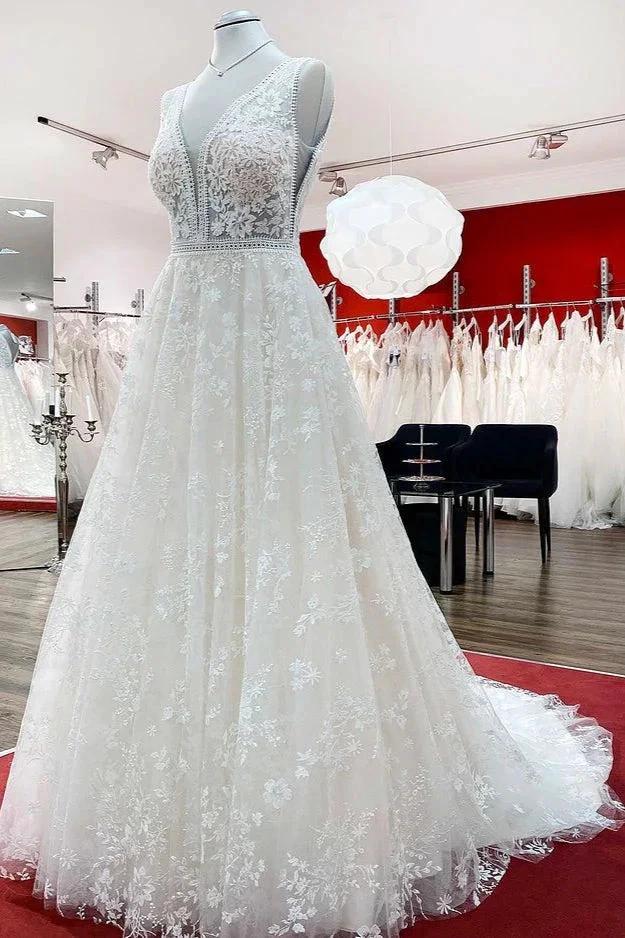 Beautiful Long A-Line Lace Appliques Tulle Open Back Wedding Dresses (ZD15264)