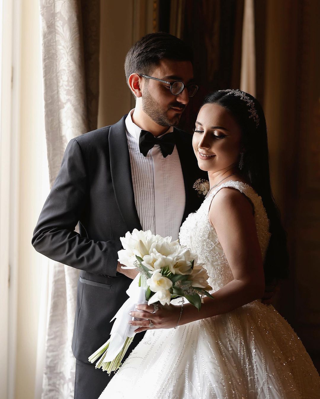 Lovely Long Ivory A-line Sleeveless Wedding Dress With Beaded Lace (ZD17476)