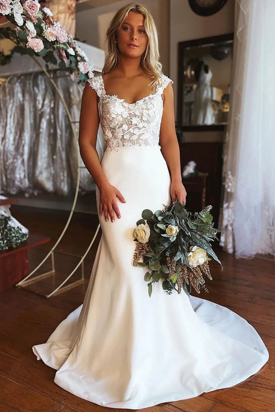 Beautiful Long Mermaid Sleeveless Wedding Dress With Lace (ZD16546)