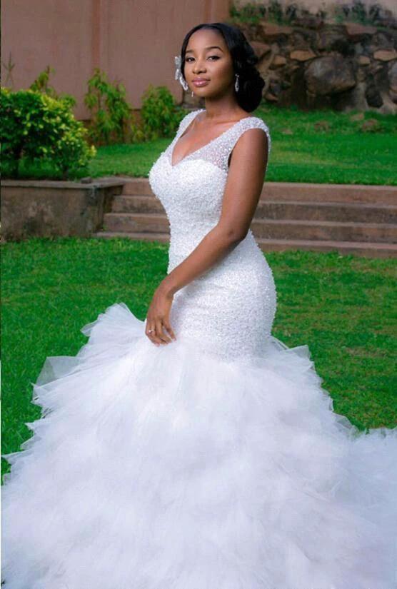 Beautiful Mermaid V-Neck Wedding Dress Sleeveless Beading Bridal Gown (ZD13852) - VelvetHem