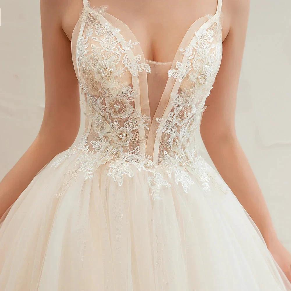 Boho Spaghetti Straps Ivory Ball Gown Tulle Aline Wedding Dress (ZD13924)