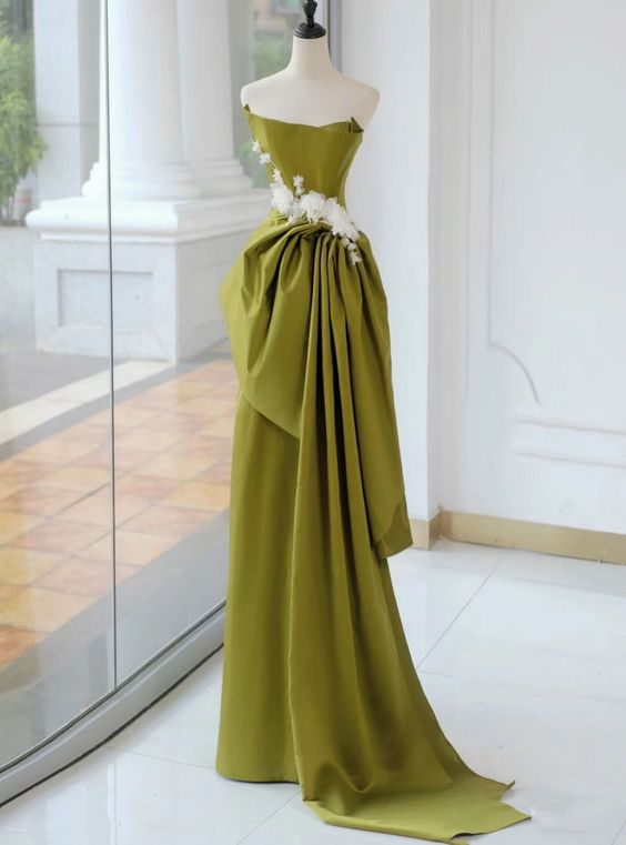 Chic Green Satin Strapless Appliques Prom Dress Long Party Evening Gown - VelvetHem