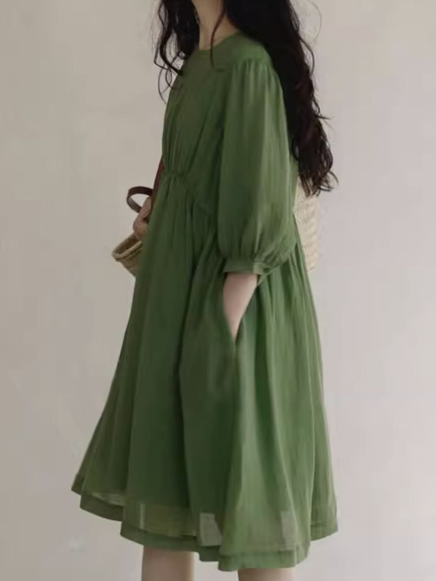 Classic Vintage Dress with a Flattering Fit