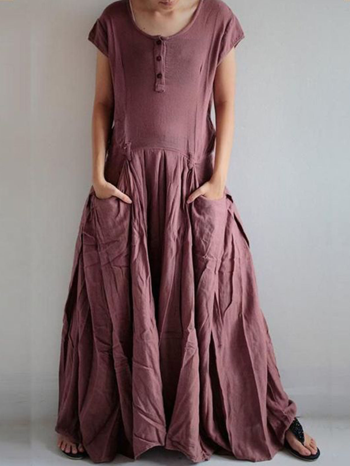 Gracefully Styled Dress for Any Occasion