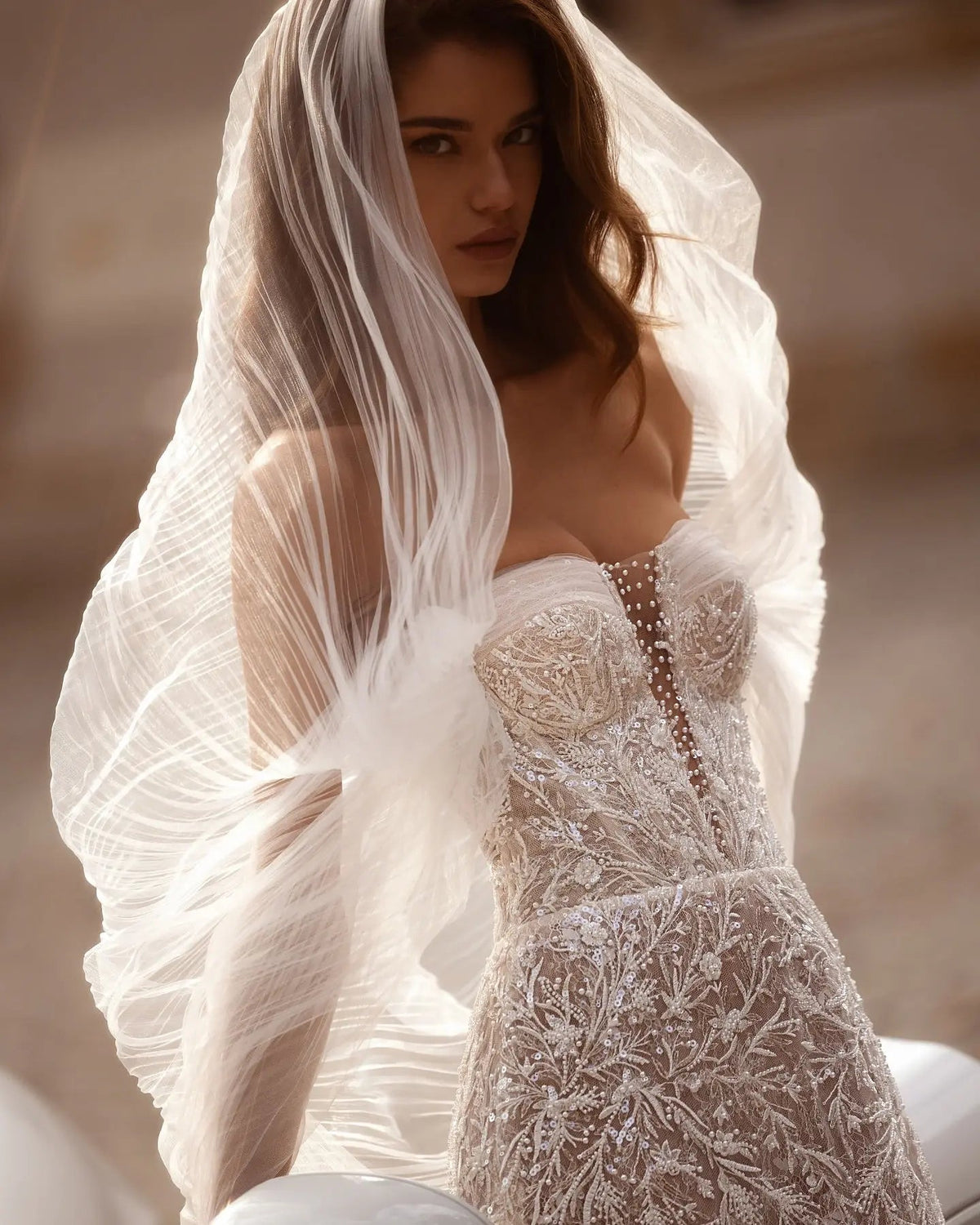 White Nude Lace Mermaid Wedding Dress Luxury Beaded Sequins Tulle Gloves ZP032