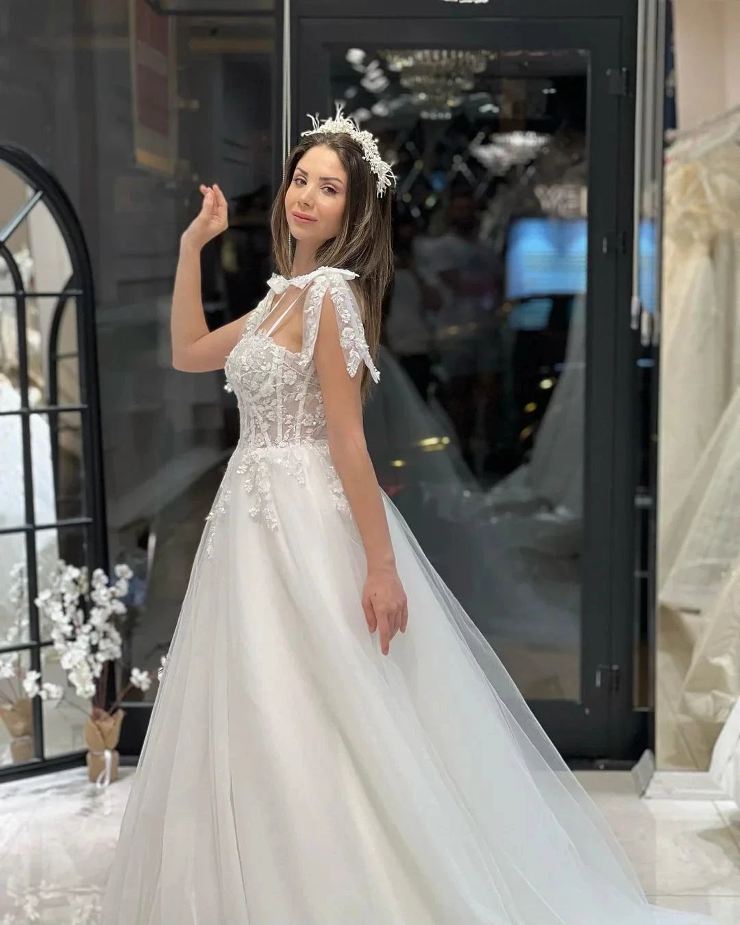 Chic Floor Length Sweetheart Sleeveless A-Line Tulle Wedding Dress with Appliques (ZD14792)