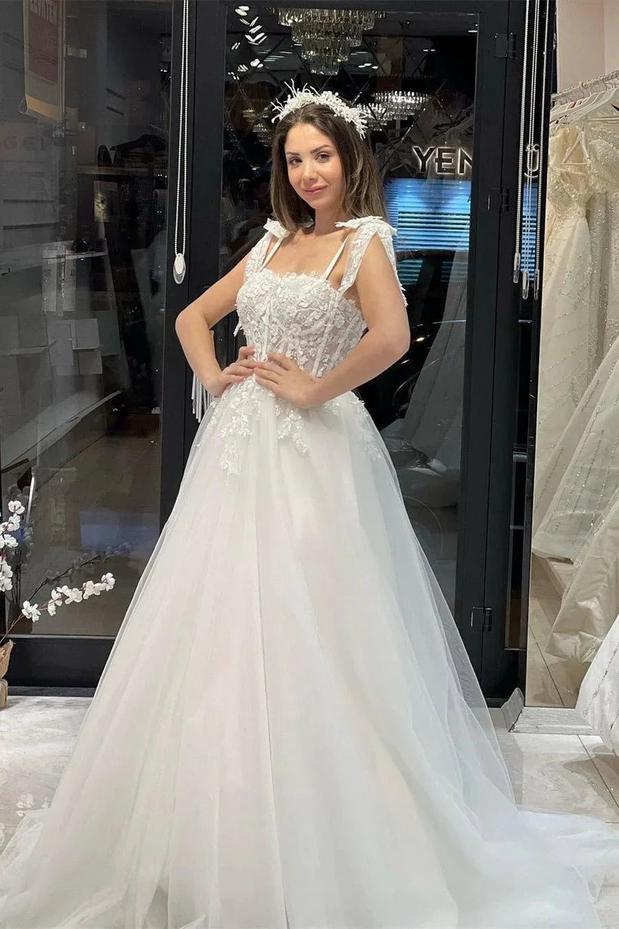 Chic Floor Length Sweetheart Sleeveless A-Line Tulle Wedding Dress with Appliques (ZD14792) - VelvetHem