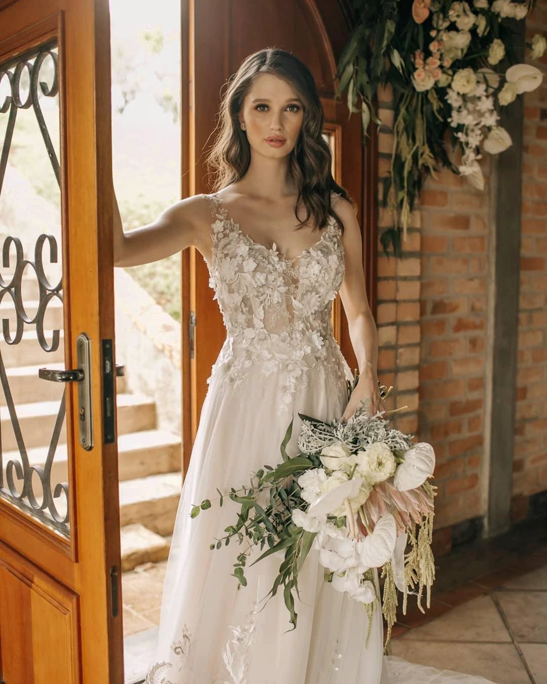 Chic Long A-line Sleeveless Flowers Backless Wedding Dress With Lace (ZD14810)
