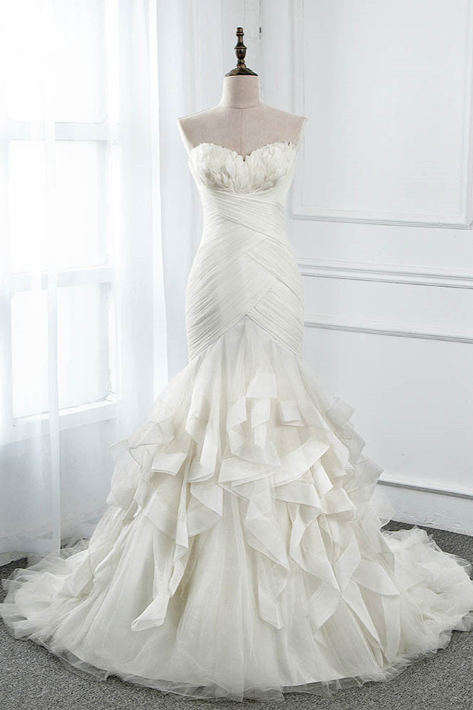 Chic Strapless Sweetheart Ivory Wedding Dresses Ruffles Tulle Sleeveless Bridal Gowns with Feather (ZD17456)