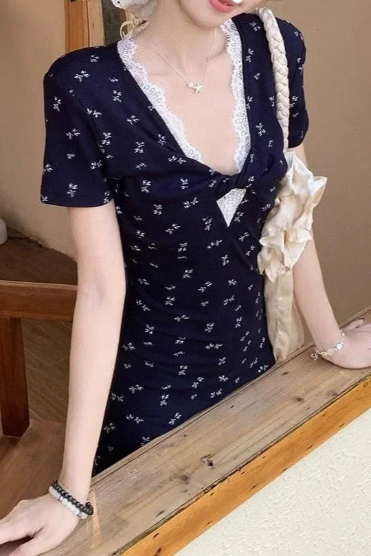 V-neck Waist-cinching Slim Floral Dress - View 5 | VelvetHem