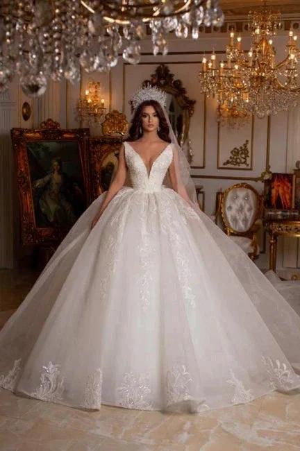 Designer Long A-line V-Neck Sleeveless Appliques Wedding Dress With Lace (ZD14987)