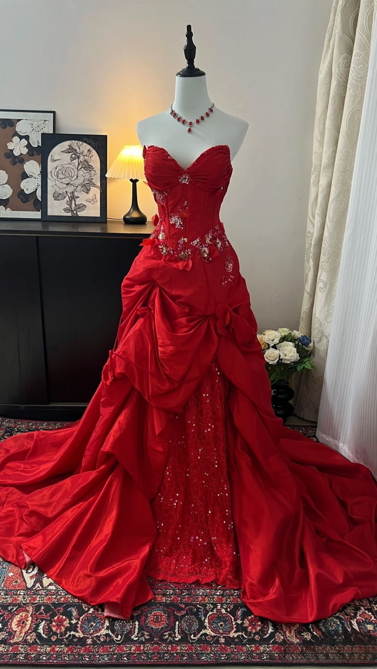 Red Satin Train Gown Embellished Vintage Court StyleEvening Party Dress - VelvetHem