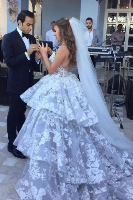 Dignified Sweetheart Sleeveless Ball Gown Tulle Wedding Dresses with Lace (ZD14667)