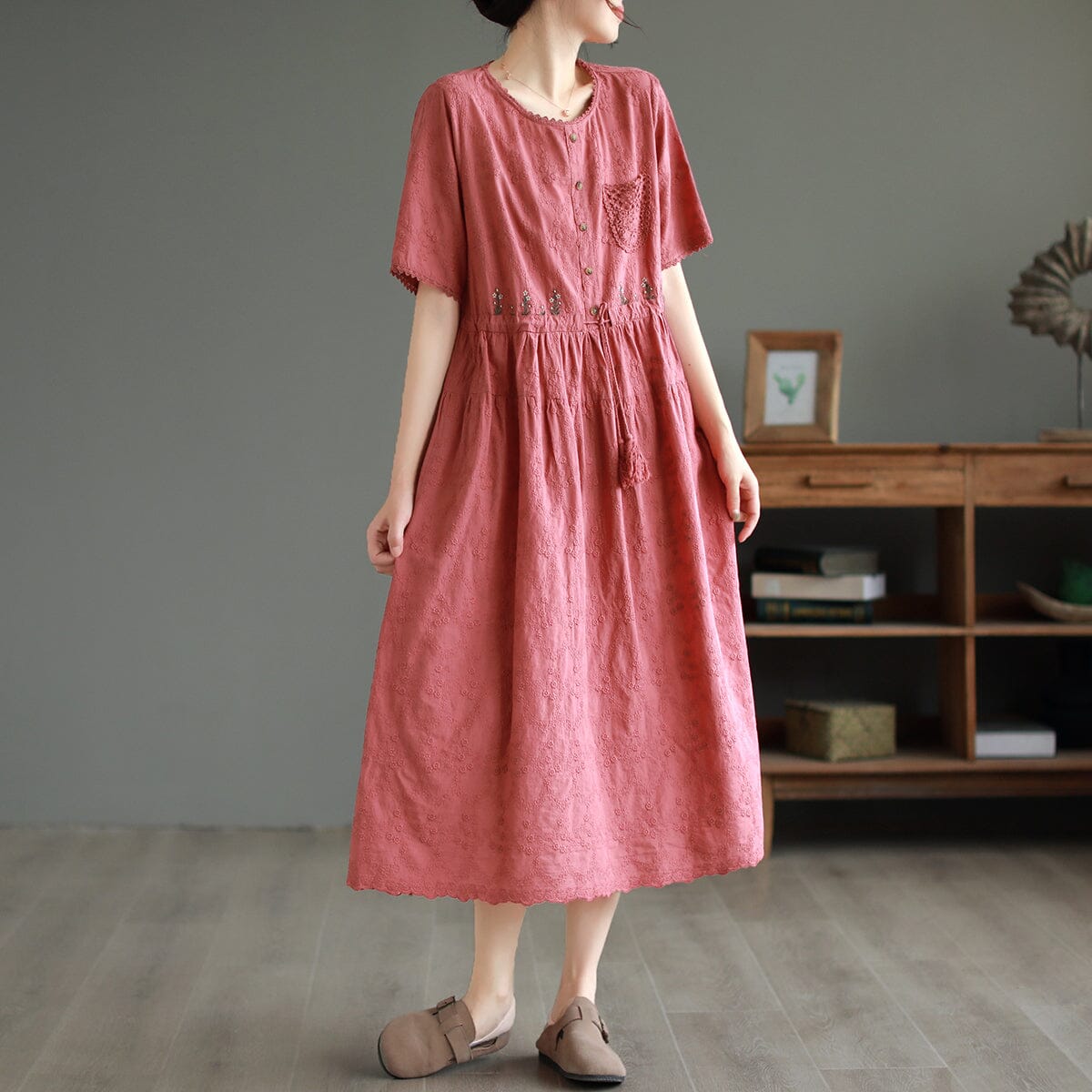 Gracefully Styled Dress for Any Occasion