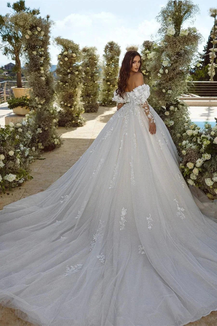 Elegant A-line Appliques Lace Sweetheart Tulle Wedding Dress With Long Sleeves (ZD16535)