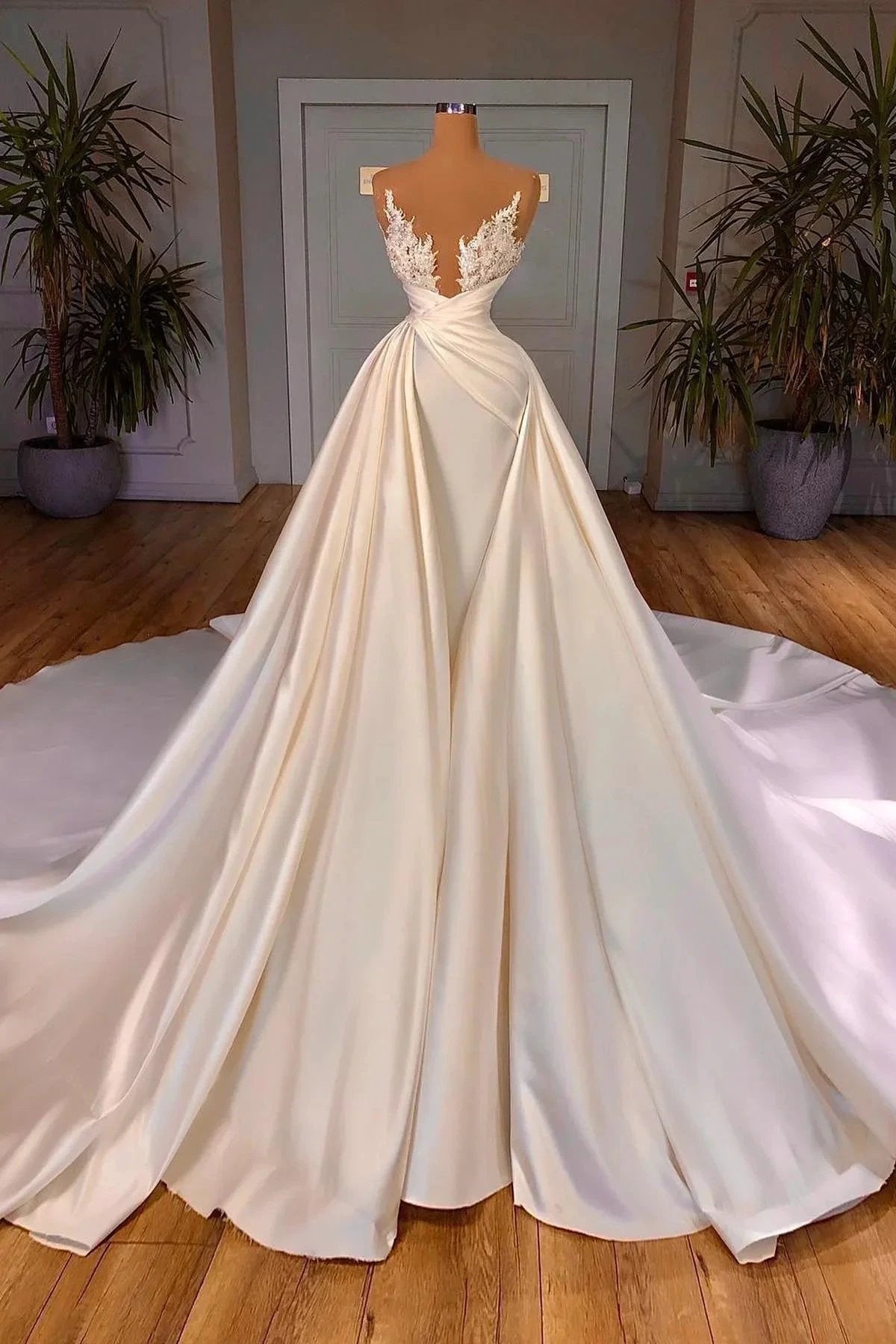 Elegant A-Line Cathedral Sleeveless V-neck Long Wedding Dress (ZD16506)