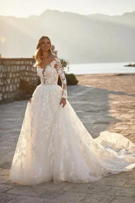Elegant A-line Lace Appliques Wedding Dresses With Sleeves (ZD14599)