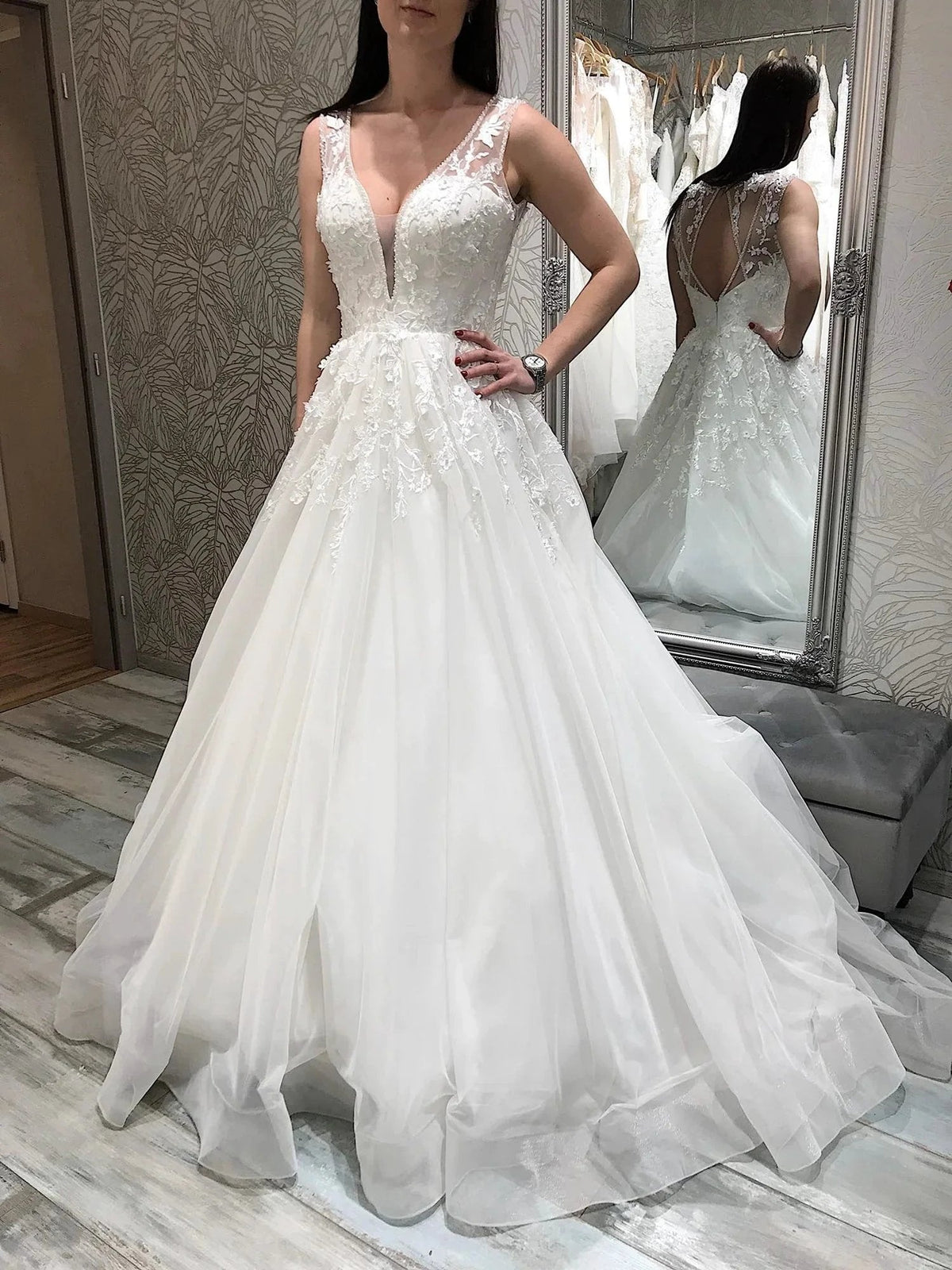 Elegant A-line V Neck White Lace Backless Long Wedding Dresses (ZD16747)