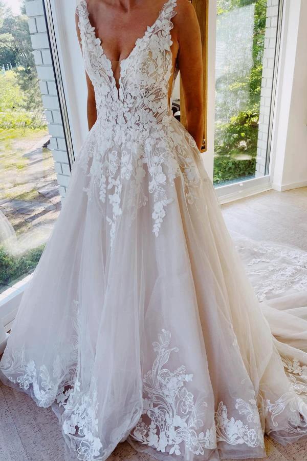 Elegant Floor length ivory lace princess wedding dress (ZD16730)