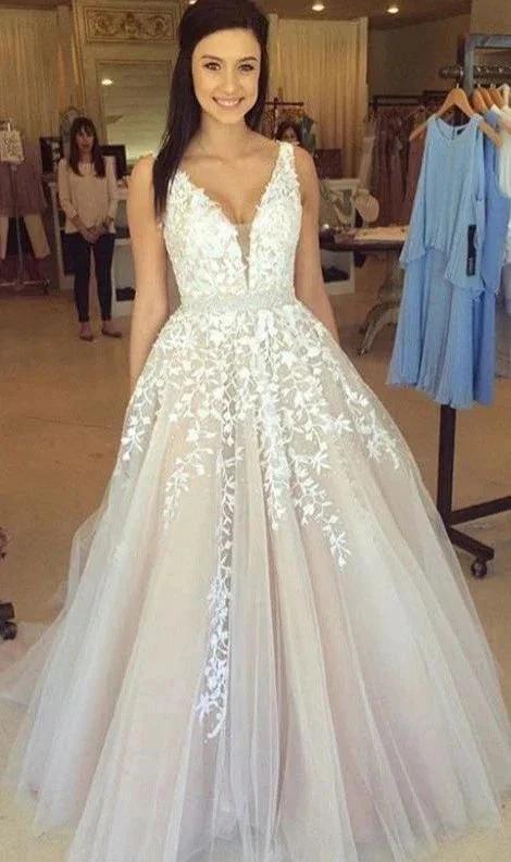 Elegant Long A line V neck Appliques Lace Tulle Wedding Dress (ZD14452)
