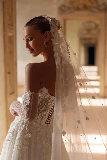 Elegant Long Ivory A-line Strapless Lace Sweetheart Wedding Dresses (ZD16662)