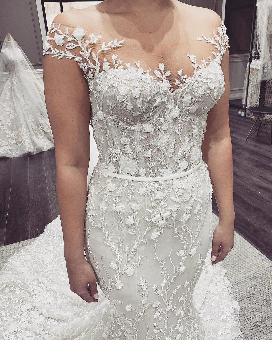 Elegant Long Mermaid Off-the-Shoulder Appliques Lace Backless Wedding Dress (ZD15049)