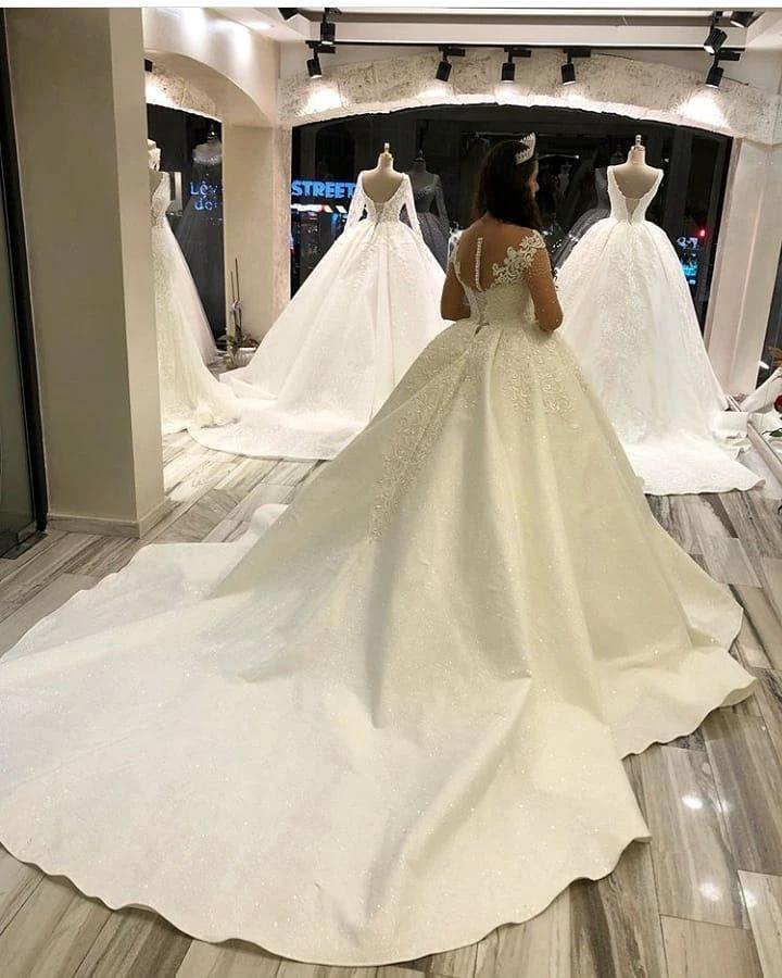 Elegant Long Princess Sweetheart Satin Wedding Dress with Sleeves (ZD15118)